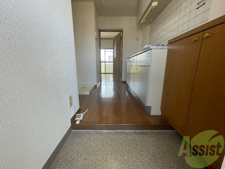 バーシティハウス泉Aの玄関