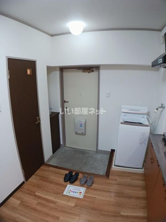 豊成ビルの玄関