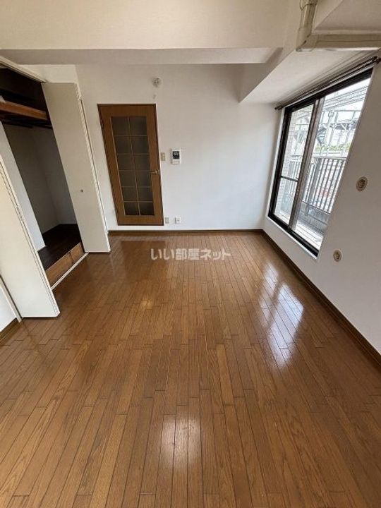 大阪府枚方市川原町(マンション)の賃貸物件の居間