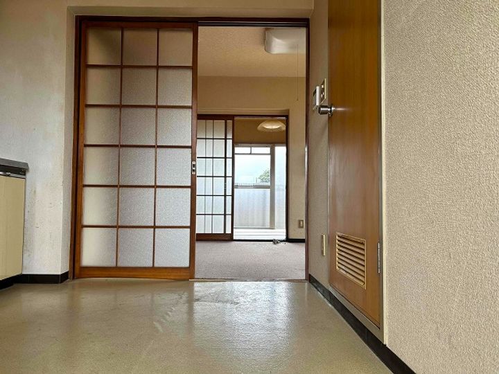リバーサイドヒグチの内装