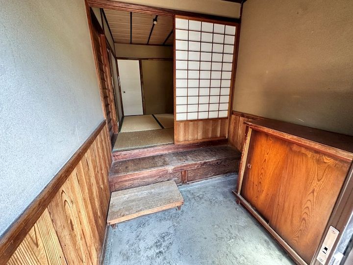 岡山県岡山市中区門田本町2(一戸建)の賃貸物件の玄関