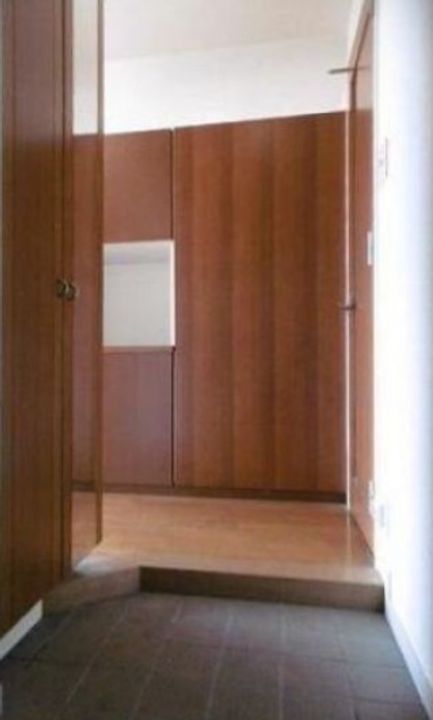 東京都目黒区目黒2(マンション)の賃貸物件の玄関