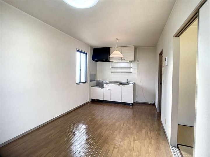 シャルマン96の居間