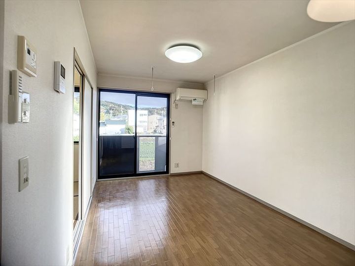 シャルマン96の居間