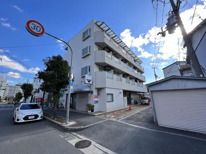 エステート鶴見の外観