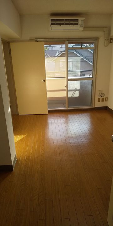 エヌケイメゾン参番館の居間