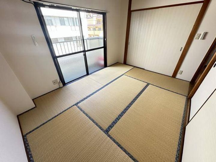 ゴールドマンションの居間