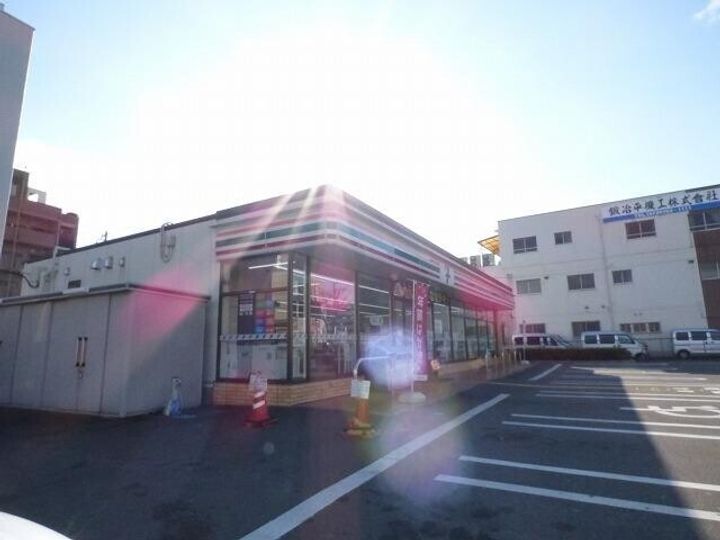 エムセジュールの周辺