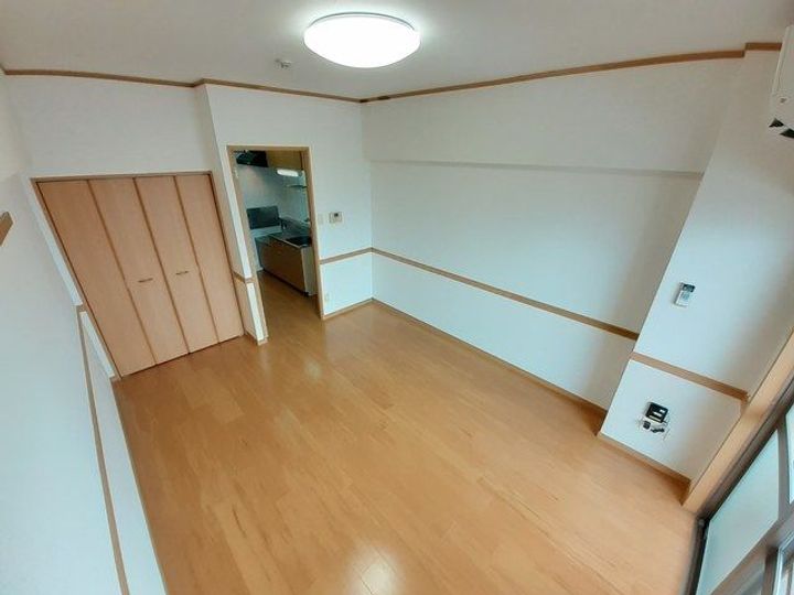 クレセント きららIIの居間