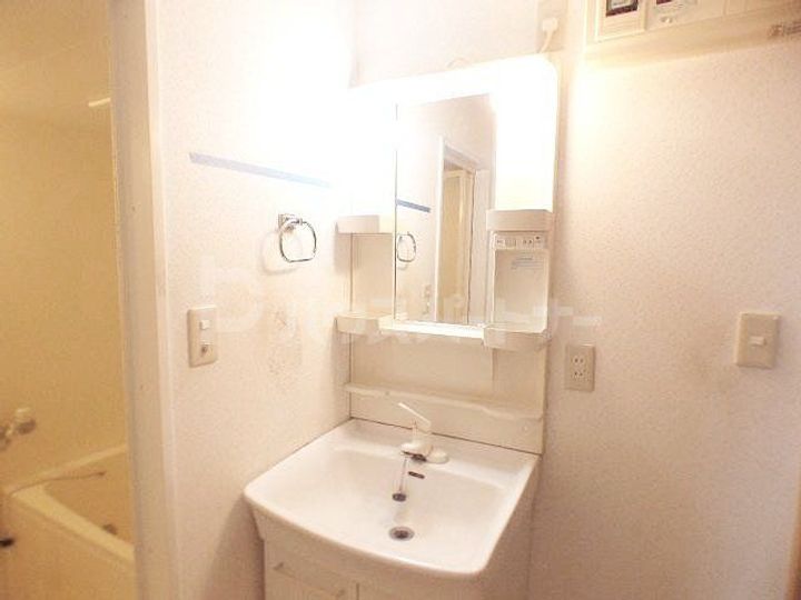千葉県市川市鬼高4(マンション)の賃貸物件の内装