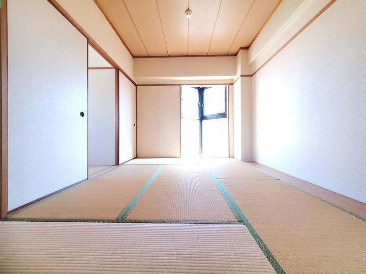ヤヨイビルの内装