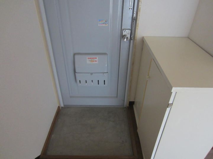 アーバン本町の玄関