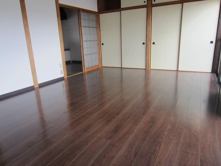 アーバン本町の居間