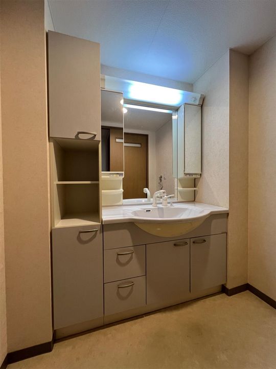 ア-サヒルズの内装