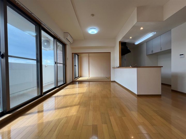 ア-サヒルズの居間