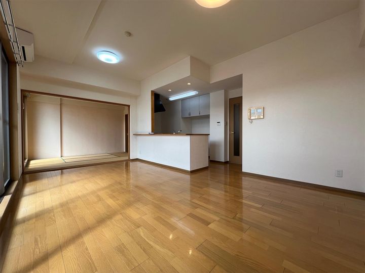 ア-サヒルズの内装