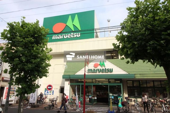 ラ ルミエールの周辺