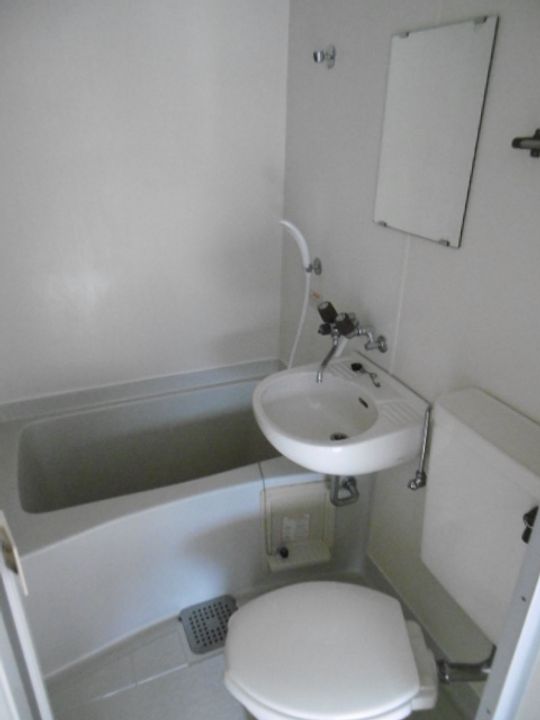 アクセルIIIの内装