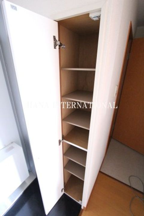 レオパレスコンファーレ神栖IIの玄関