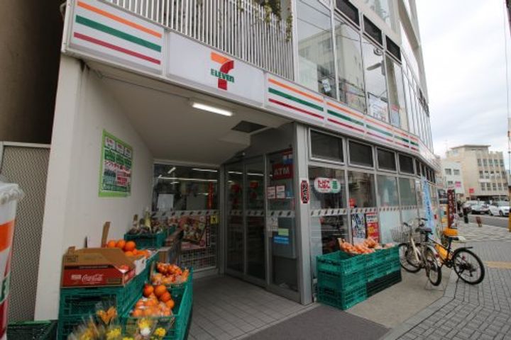 メゾンクレサンスの周辺