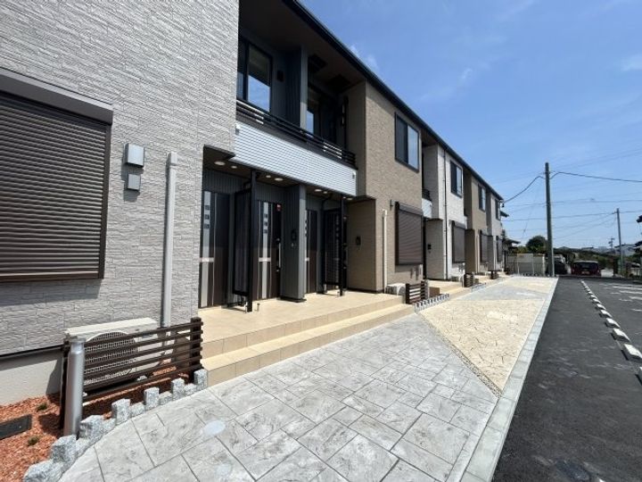 ルル・ミヤの外観