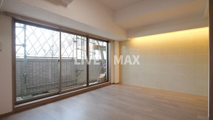 東京都足立区西新井7(マンション)の賃貸物件の居間