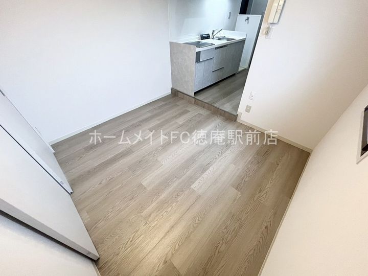 パークモダン高井田の居間