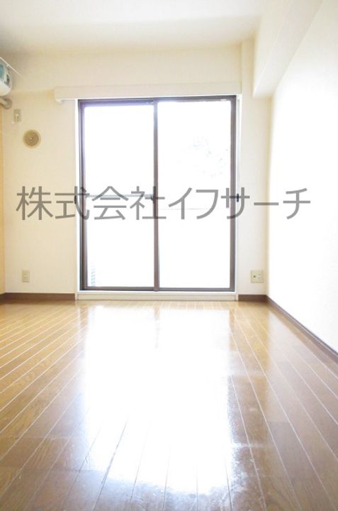 東京都世田谷区下馬5(マンション)の賃貸物件の居間
