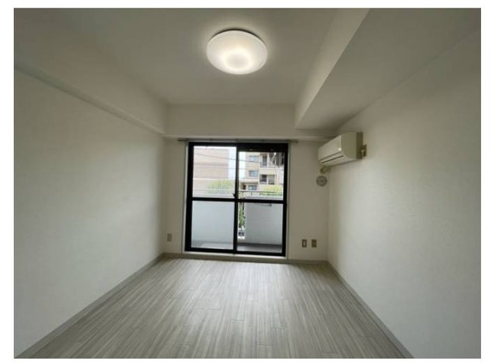 エヴェナール方南町の居間