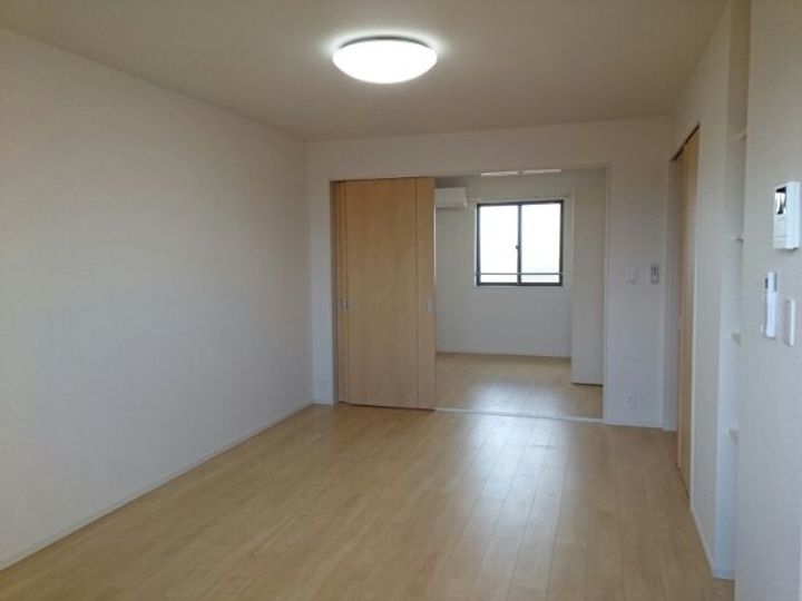 ノバガーデンVの居間