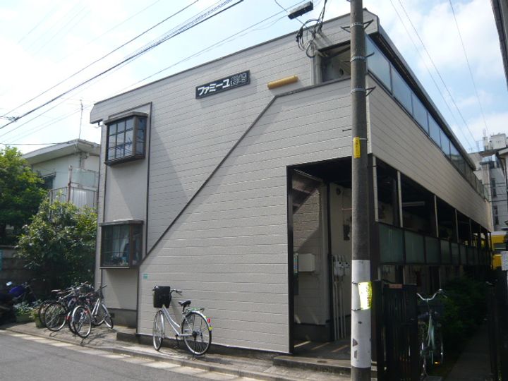 ファミーユ長崎の地図