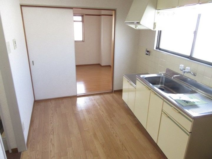 大阪府枚方市須山町(マンション)の賃貸物件の居間