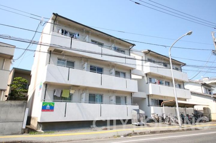 ハイツ幸宝の外観