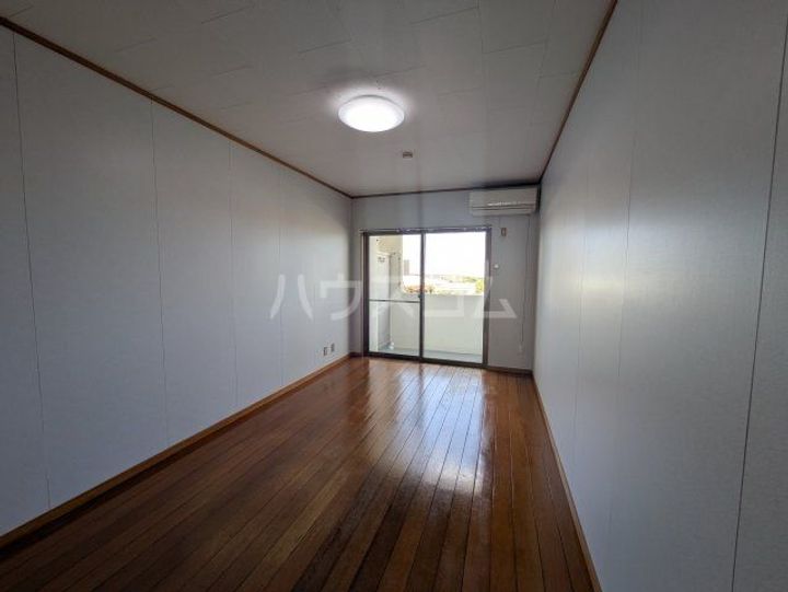 吉光マンションIの居間