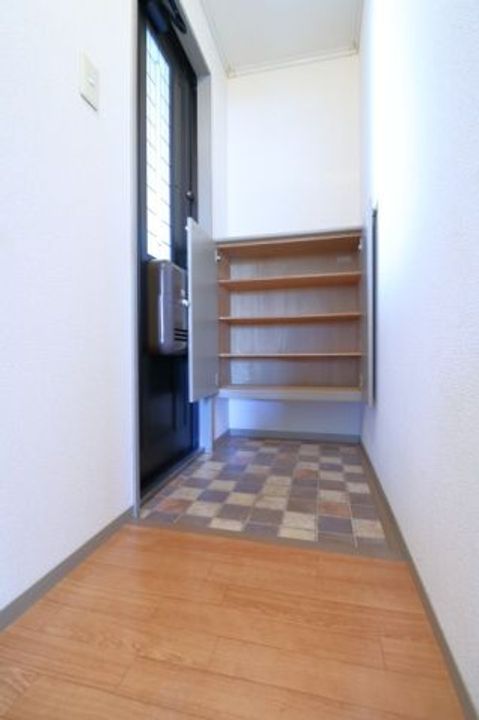 コンドウレジデンスAの玄関