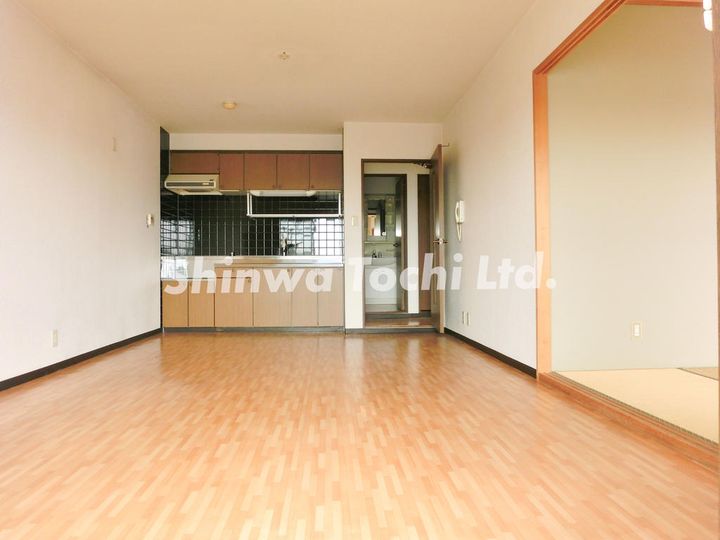 コンシェール信和の居間