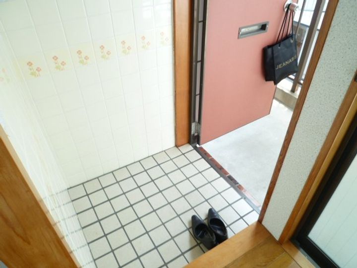 ふじハイツの玄関