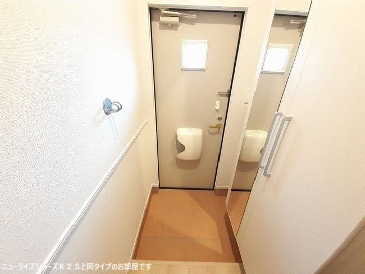 ルミナス・エイトの玄関