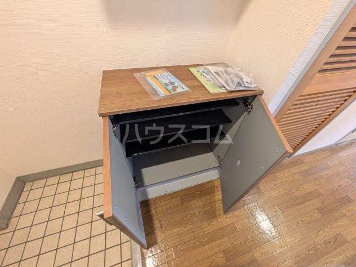 ルルド・タカハラの玄関