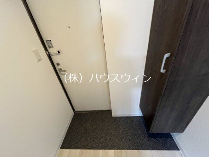 ジーメゾン春日部栄町の玄関