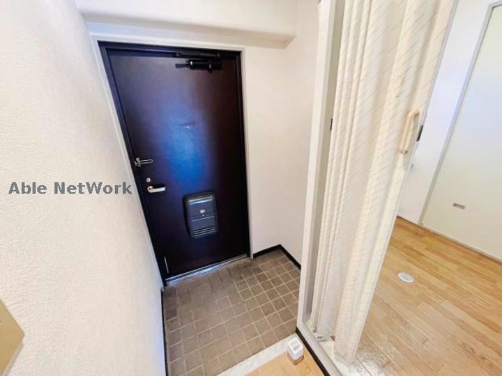 メゾンレオの玄関