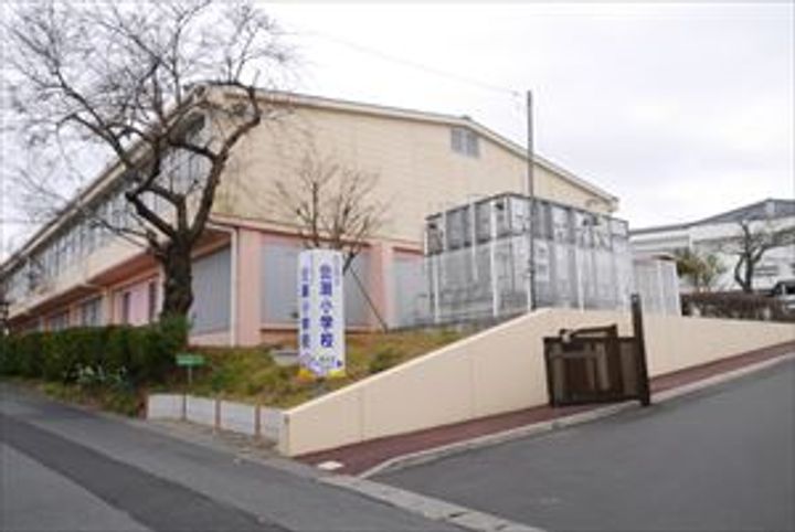 ルソレイユの周辺