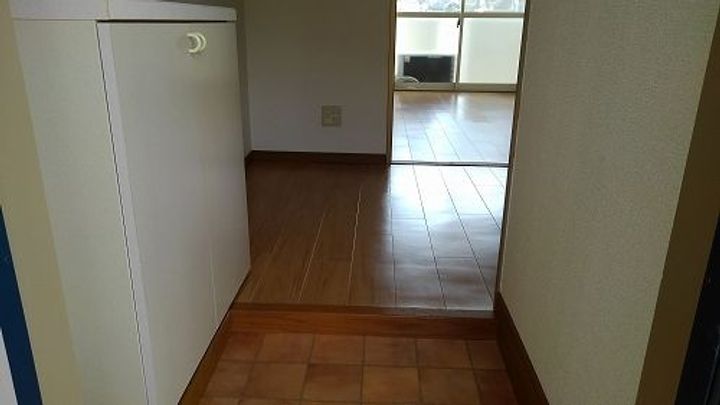 プレステージ青山の玄関