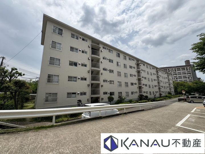 神陵台東住宅46号棟の外観