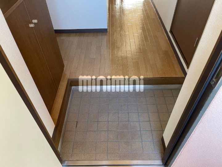 ソル・レヴェンテの玄関