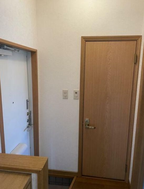 フラワーパークハウスBの玄関