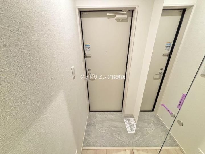 KEIAI RESIDENCE 青井IIの玄関
