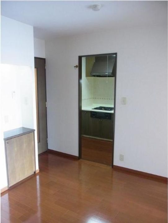 アジュール南まきが原の居間