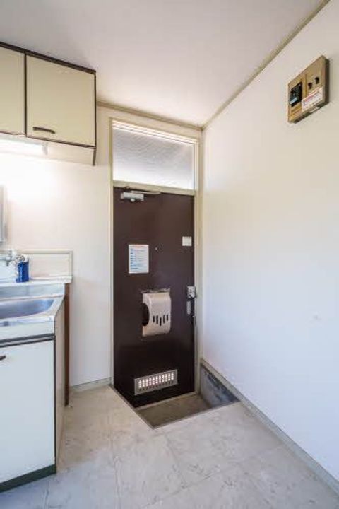 川添アパートの玄関