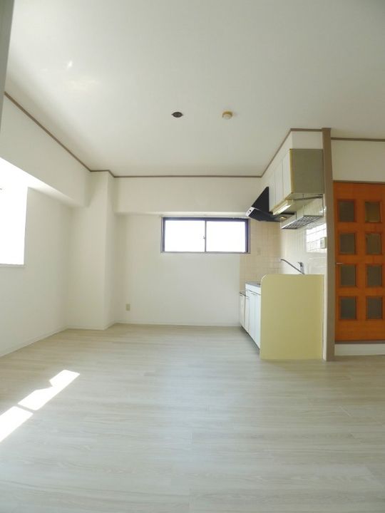 愛知県名古屋市熱田区外土居町(マンション)の賃貸物件の居間